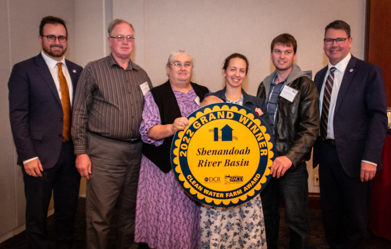 Grand Basin winners the Heatwole family with Acting Secretary of Natural and Historic Resources Travis Voyles and Secretary of Agriculture Matthew Lohr
